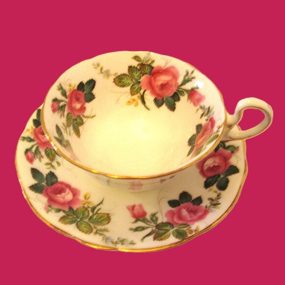 Vtg Aynsley teacup & saucer bone china with a wreath of pink of roses England - Picture 6 of 9
